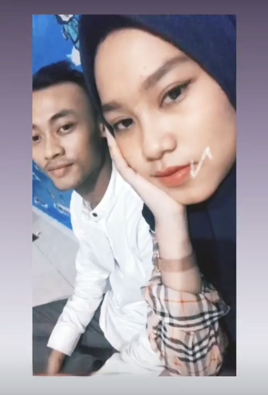 Momen tenang Dwi dan Sindy